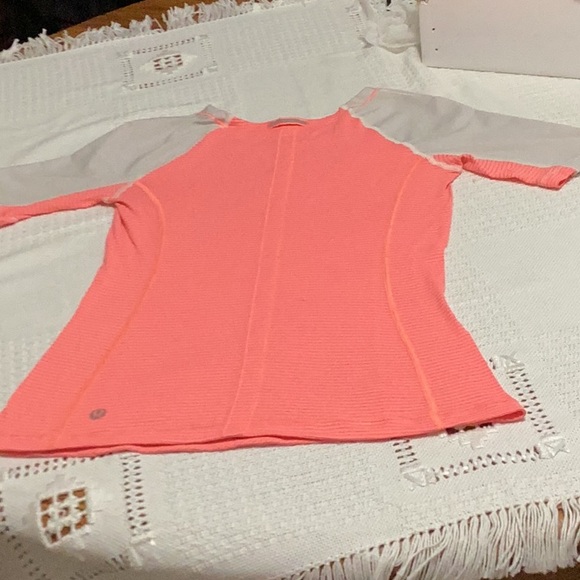 Lululemon athletica top size XS - Picture 6 of 9